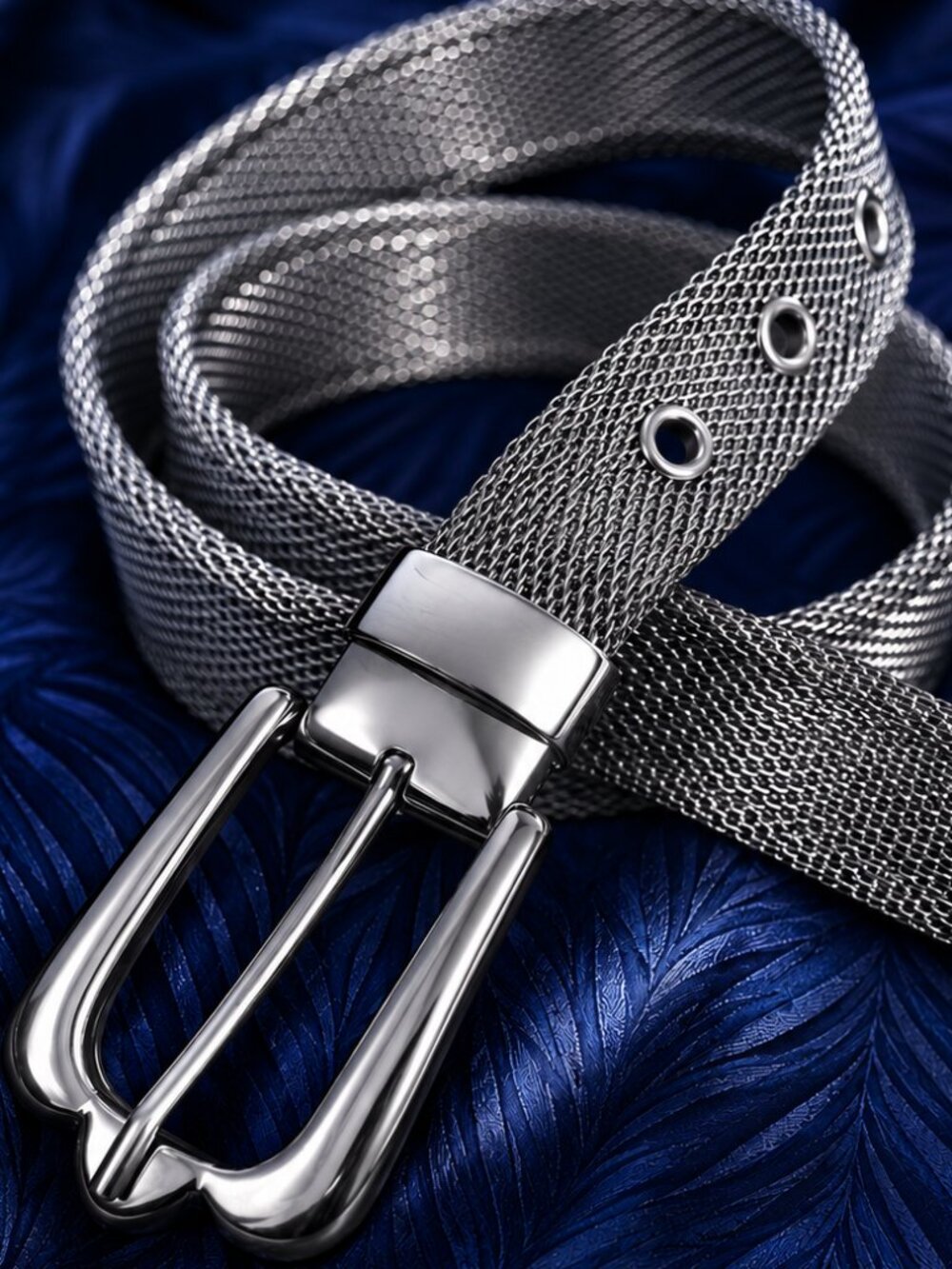 NEW Silver Mesh Metal Belt Sculptural Buckle Quiet Luxury Statement Belt 34"